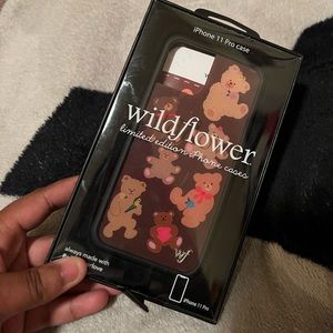 BEARY CUTE WILDFLOWER CASE🐻💓💓